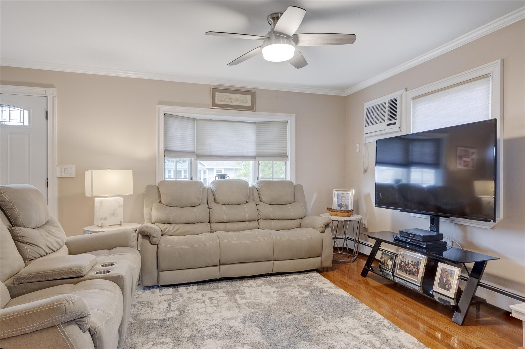 #3 photo, 296 Jerome Avenue, Carle Place , NY 11514