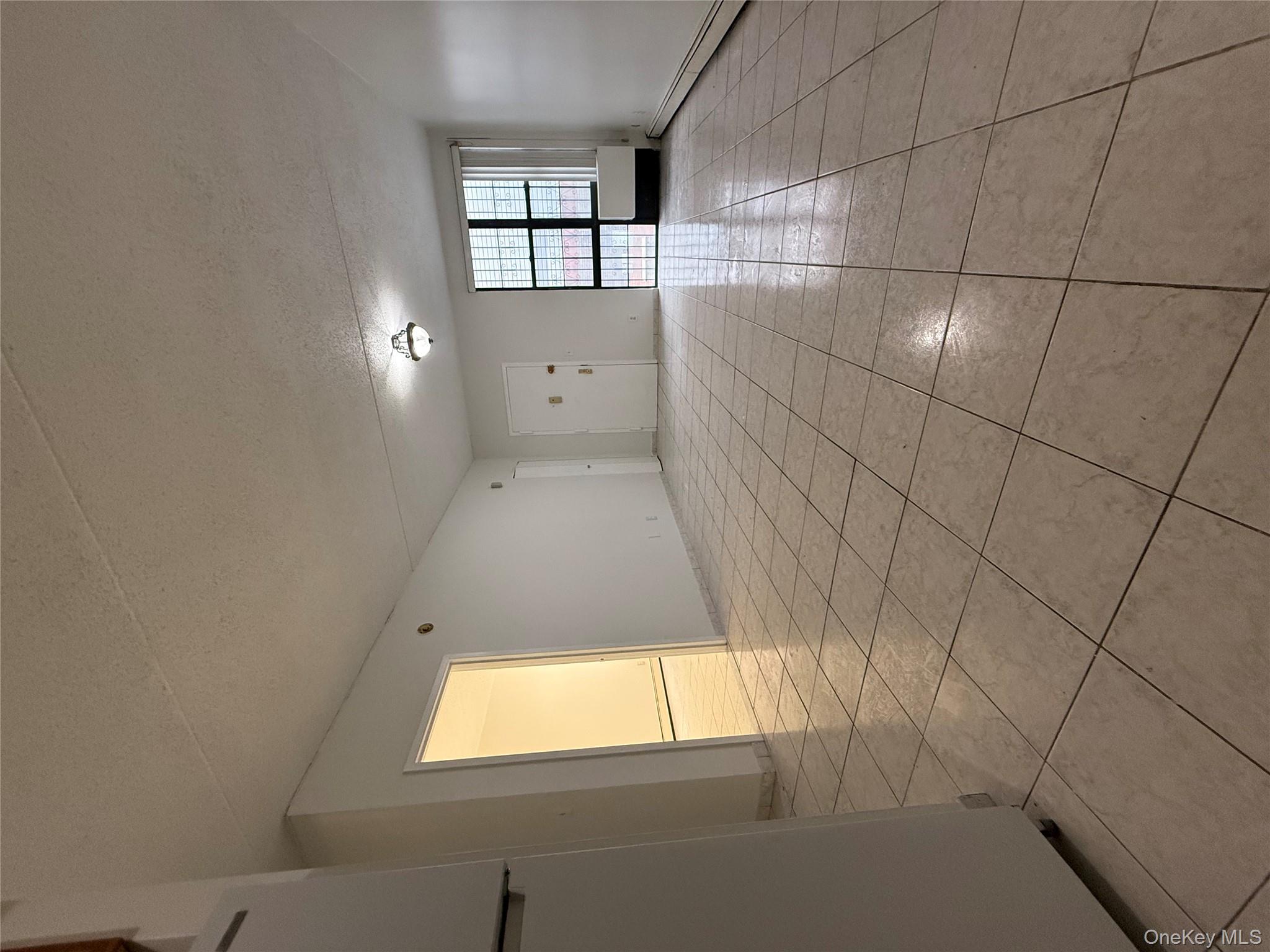 #3 photo, 769 Saint Anns Avenue, ブロンクス区 Bronx , NY 10456