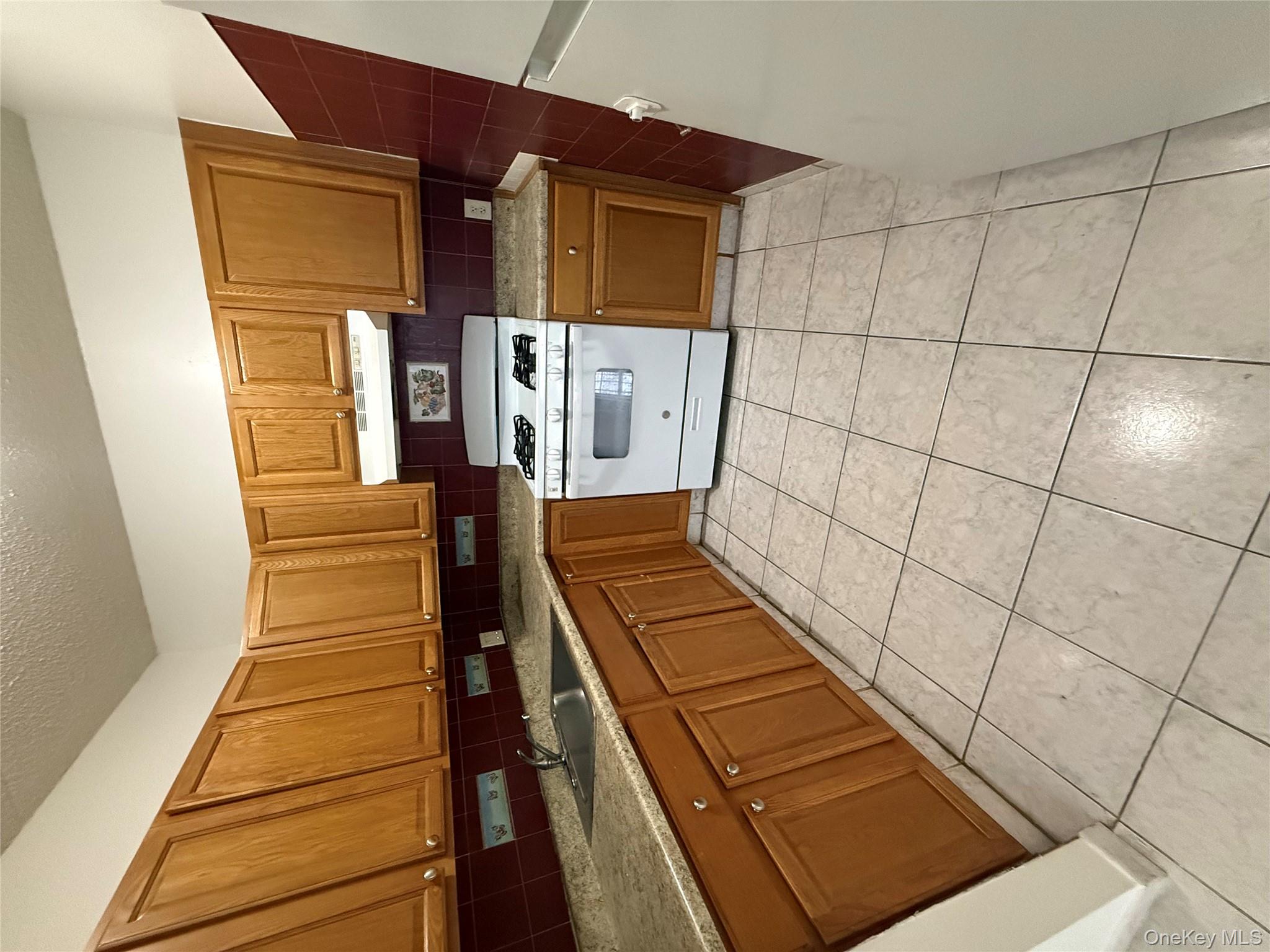 #4 photo, 769 Saint Anns Avenue, ブロンクス区 Bronx , NY 10456