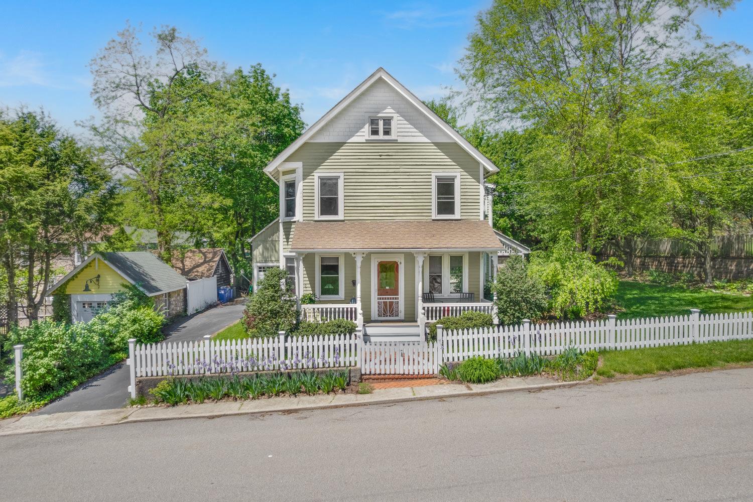 #1 photo, 4 Oak Street, Cold Spring , NY 10516