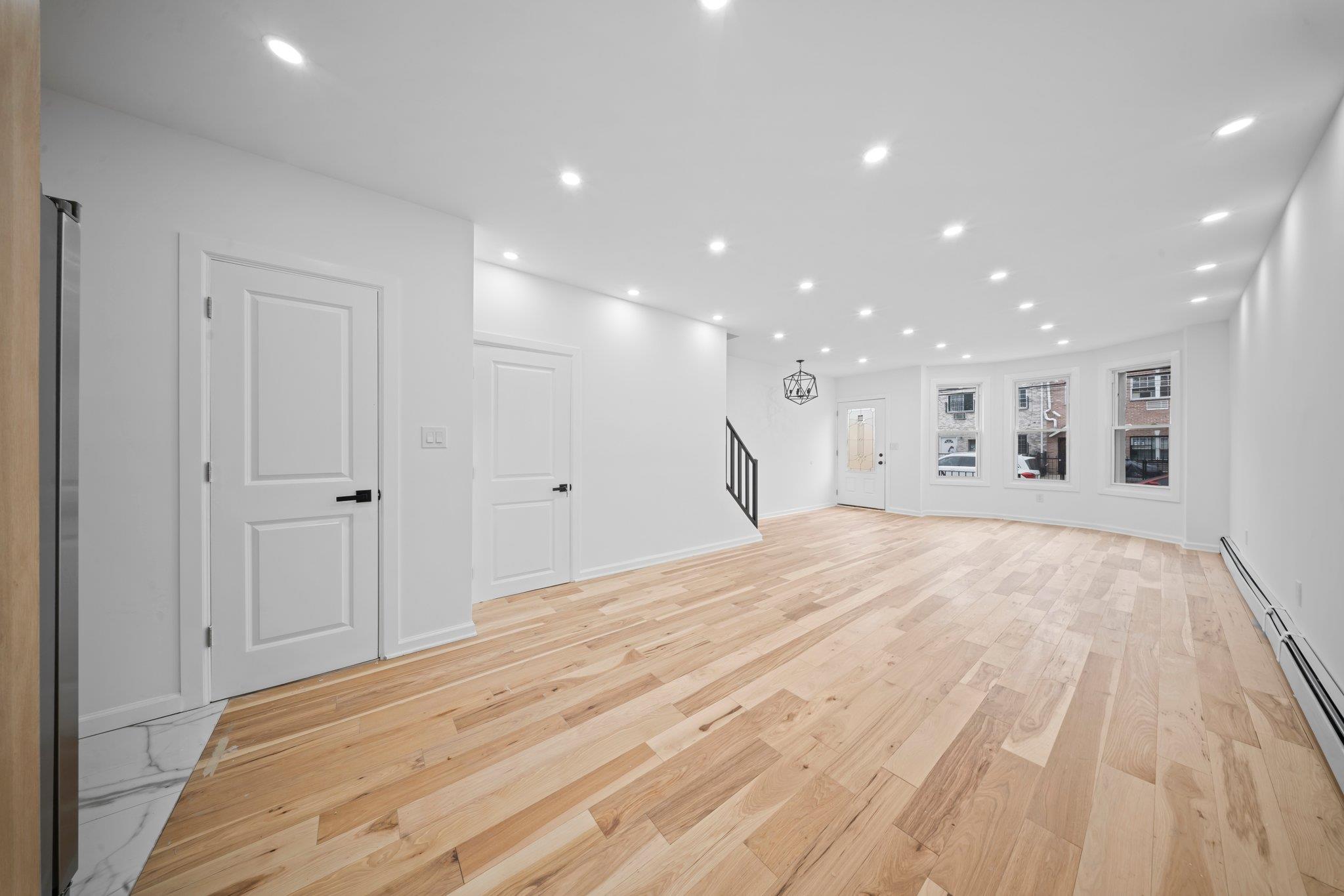 #12 photo, 3763 Barnes Avenue, Bronx , NY 10467