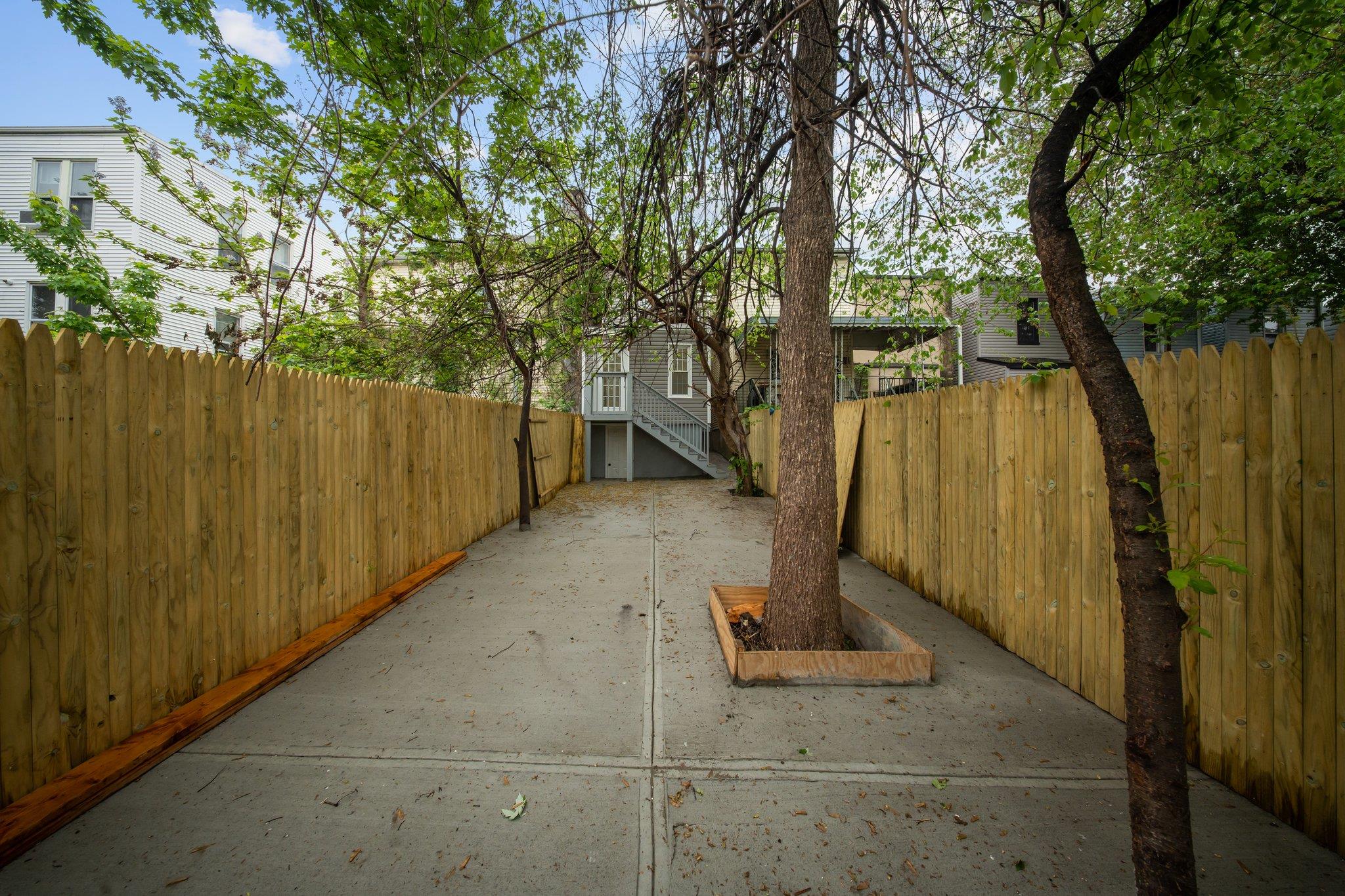 #17 photo, 3763 Barnes Avenue, Bronx , NY 10467