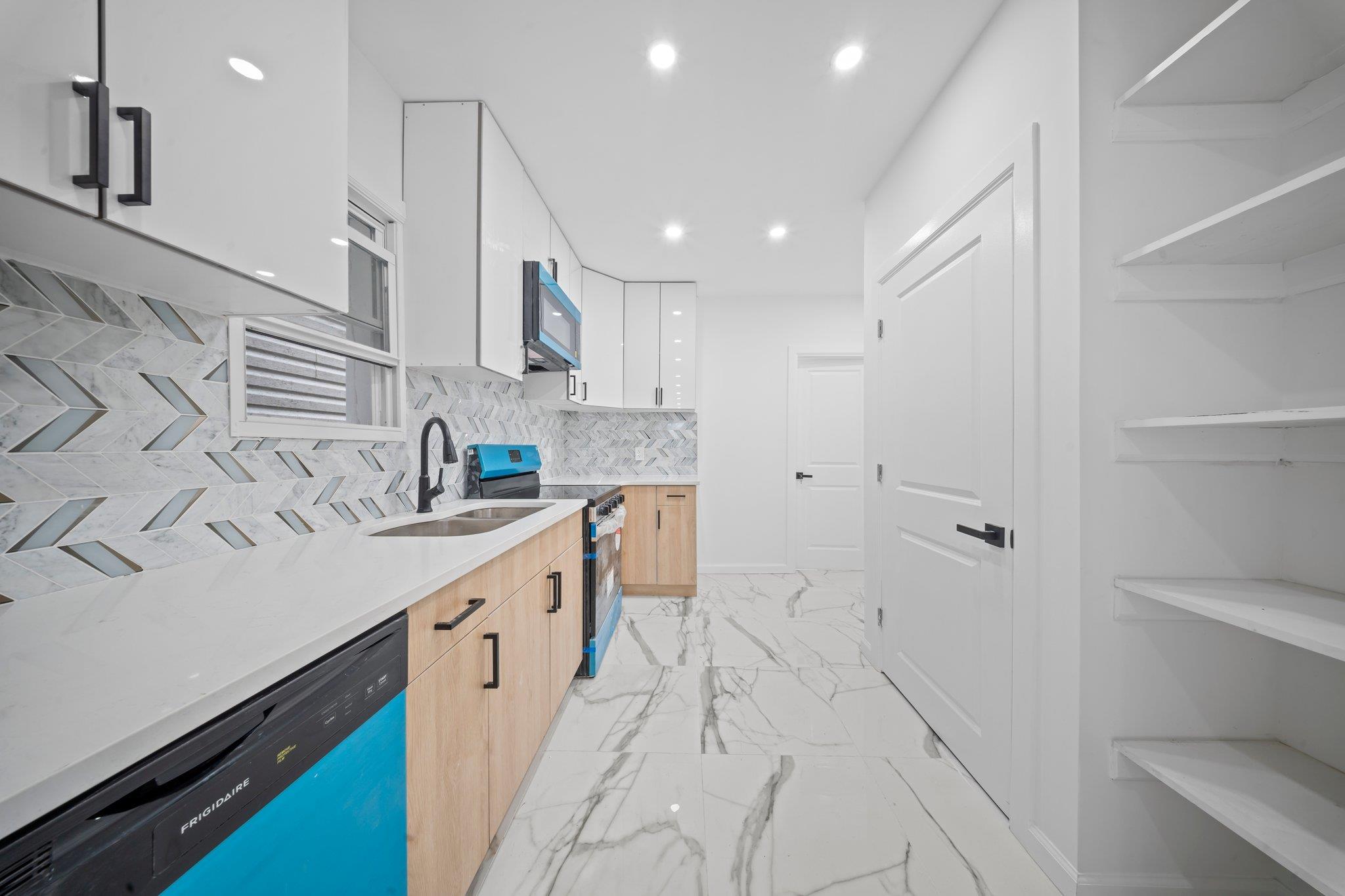 #3 photo, 3763 Barnes Avenue, Bronx , NY 10467