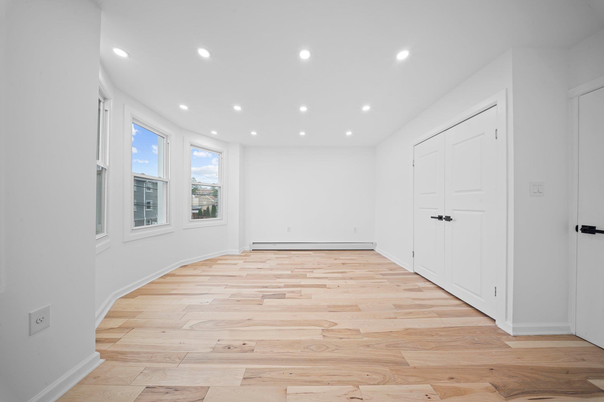 #6 photo, 3763 Barnes Avenue, Bronx , NY 10467