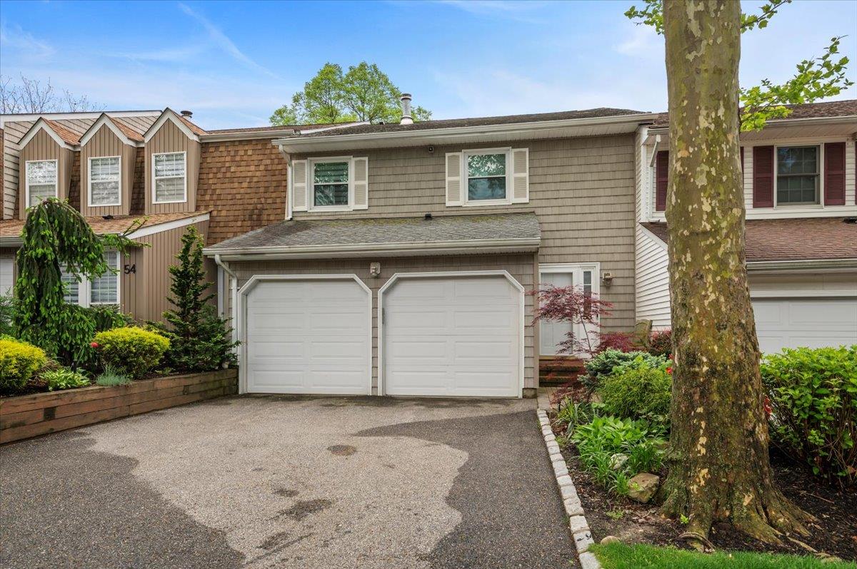 #1 photo, 53 Estate Court, Woodbury , NY 11797