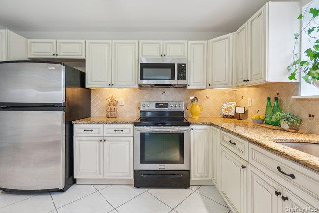 #7 photo, 106 E Midland Pond Court, サフォーク郡 Moriches , NY 11955