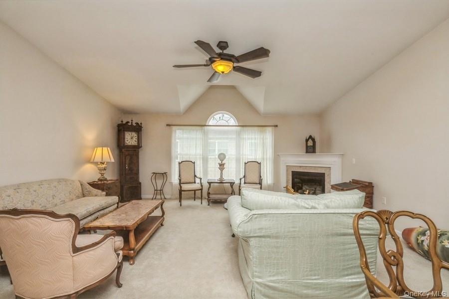 #11 photo, 156 Christine Drive, サフォーク郡 Dix Hills , NY 11746