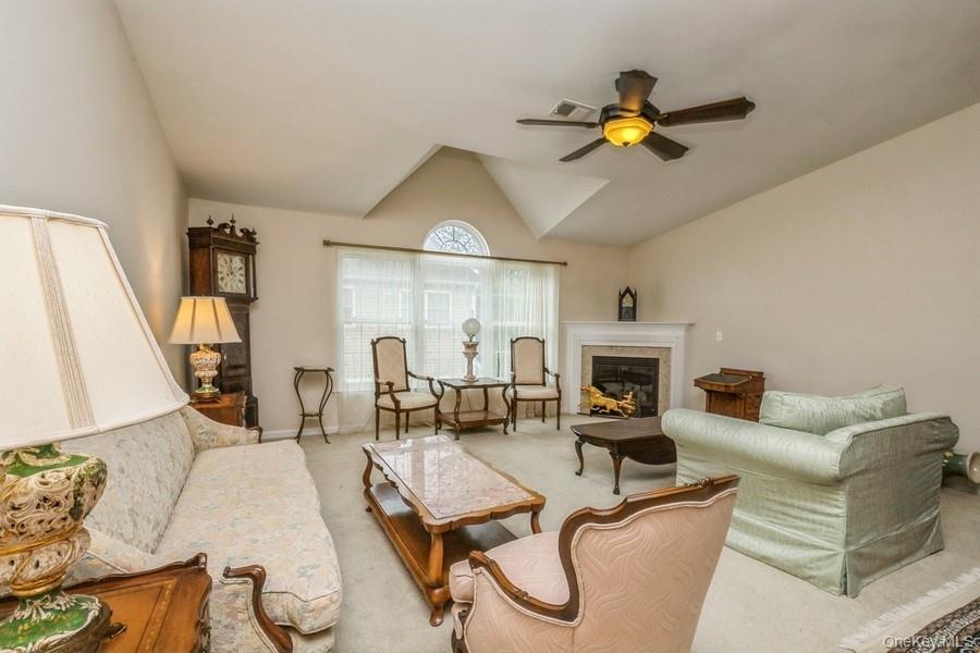 #12 photo, 156 Christine Drive, サフォーク郡 Dix Hills , NY 11746