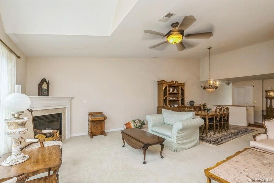 #13 photo, 156 Christine Drive, サフォーク郡 Dix Hills , NY 11746