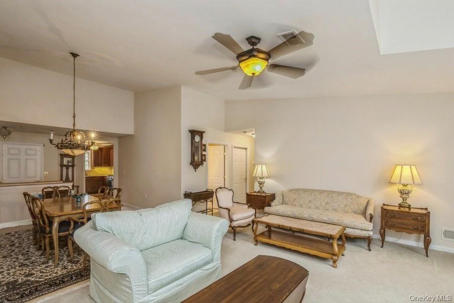 #14 photo, 156 Christine Drive, サフォーク郡 Dix Hills , NY 11746