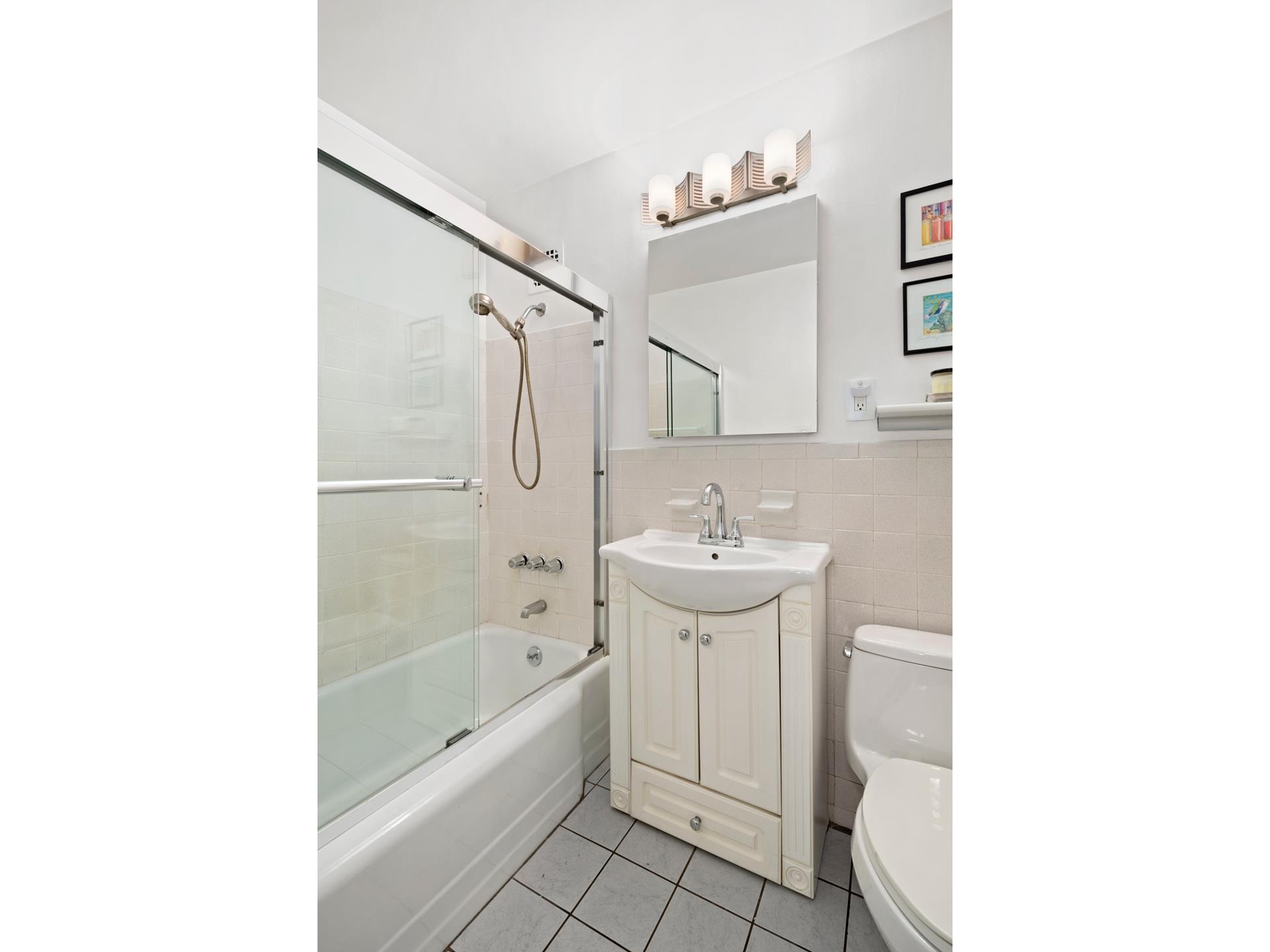 #7 photo, 251 E 51ST Street, マンハッタン Turtle Bay , NY 10022