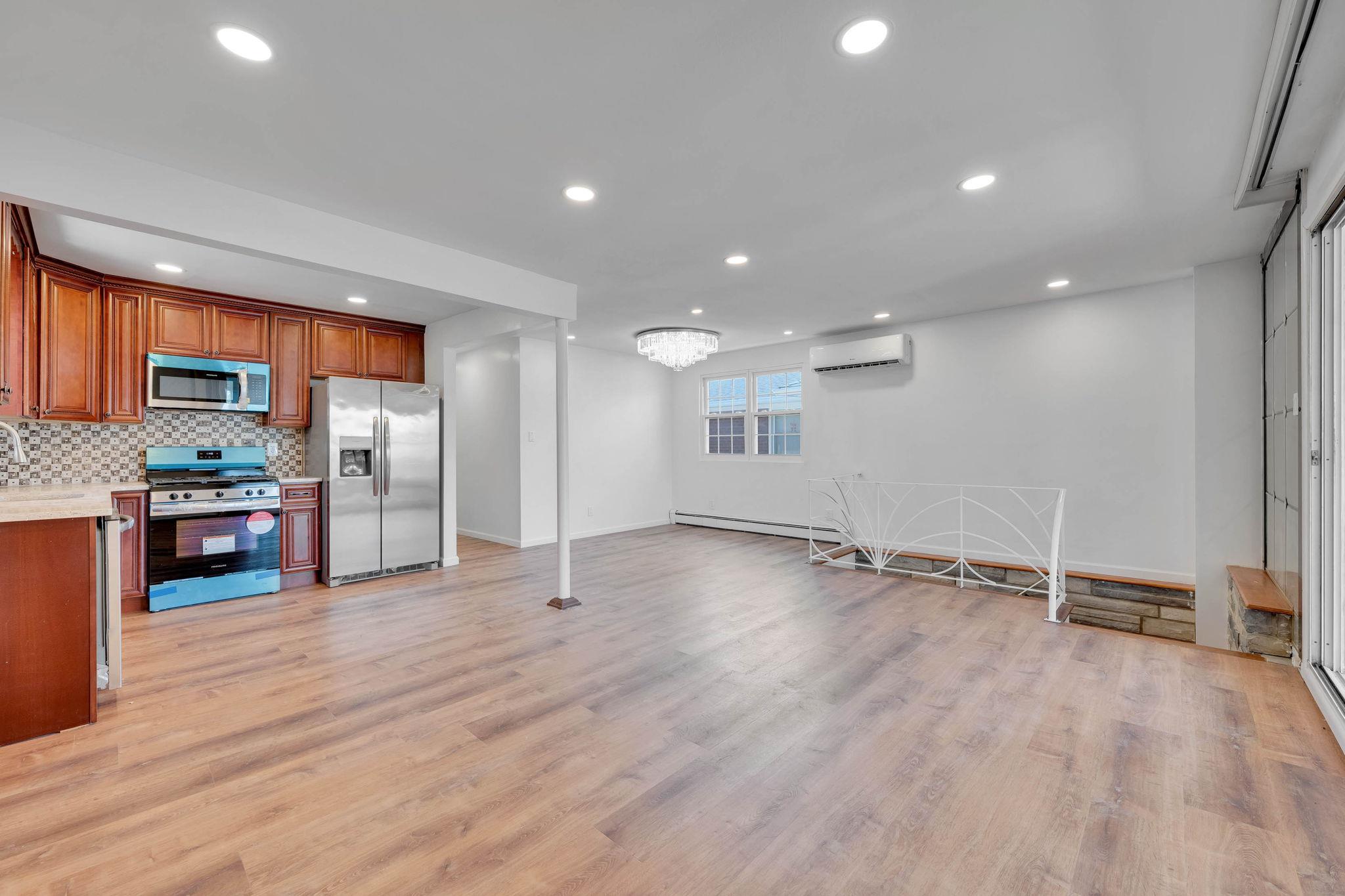 #4 photo, 15940 95th Street, クイーンズ区 Howard Beach , NY 11414