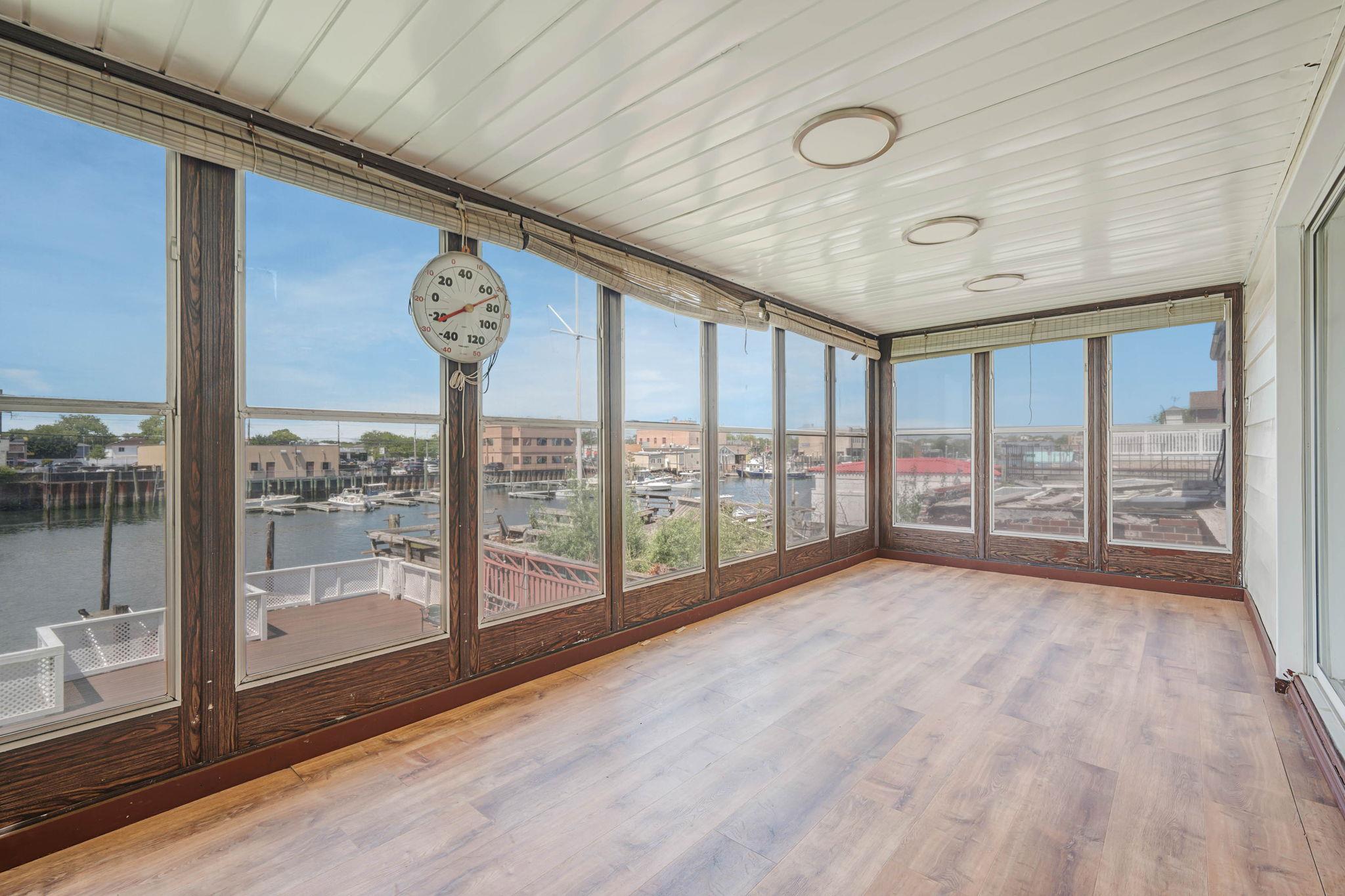 #8 photo, 15940 95th Street, クイーンズ区 Howard Beach , NY 11414