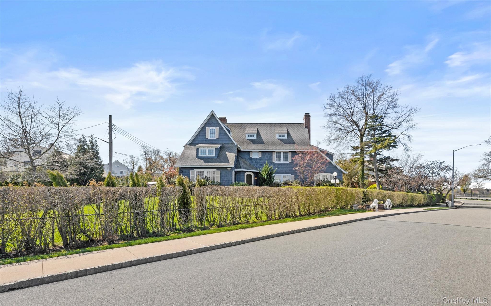 #4 photo, 1120 Shore Road, クイーンズ区 Douglaston , NY 11363
