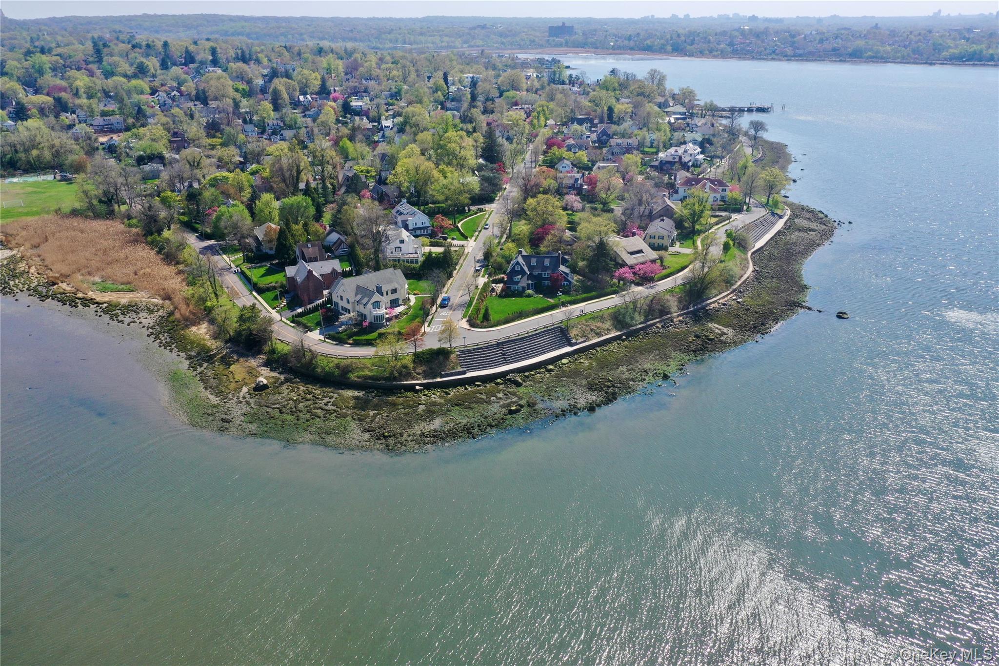 #9 photo, 1120 Shore Road, クイーンズ区 Douglaston , NY 11363