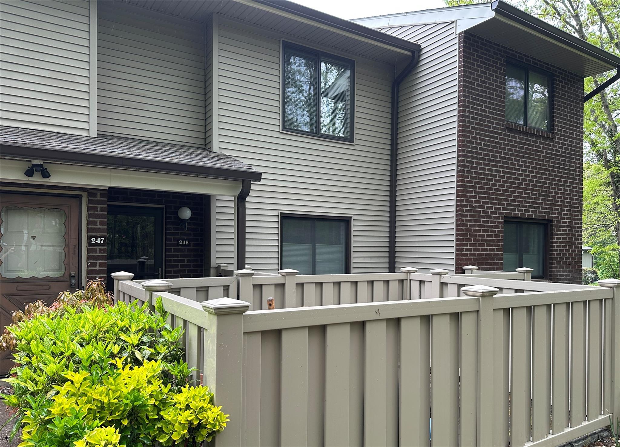 #1 photo, 245 Birchwood Road, সাফোক কাউন্টি Coram , NY 11727