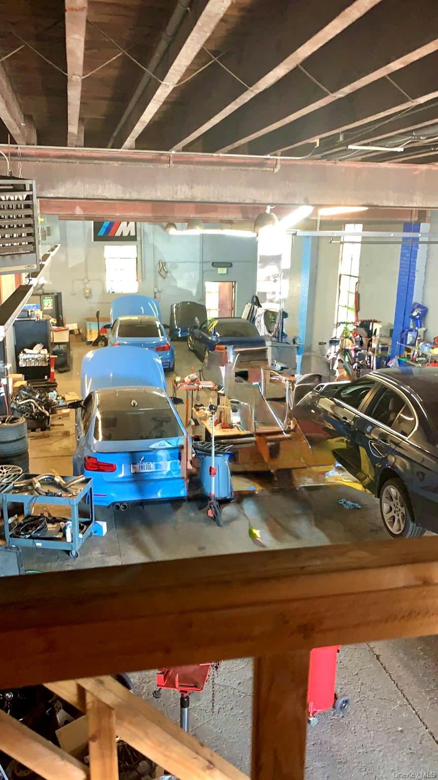 #10 photo, 6 Midland Avenue, Hicksville , NY 11801