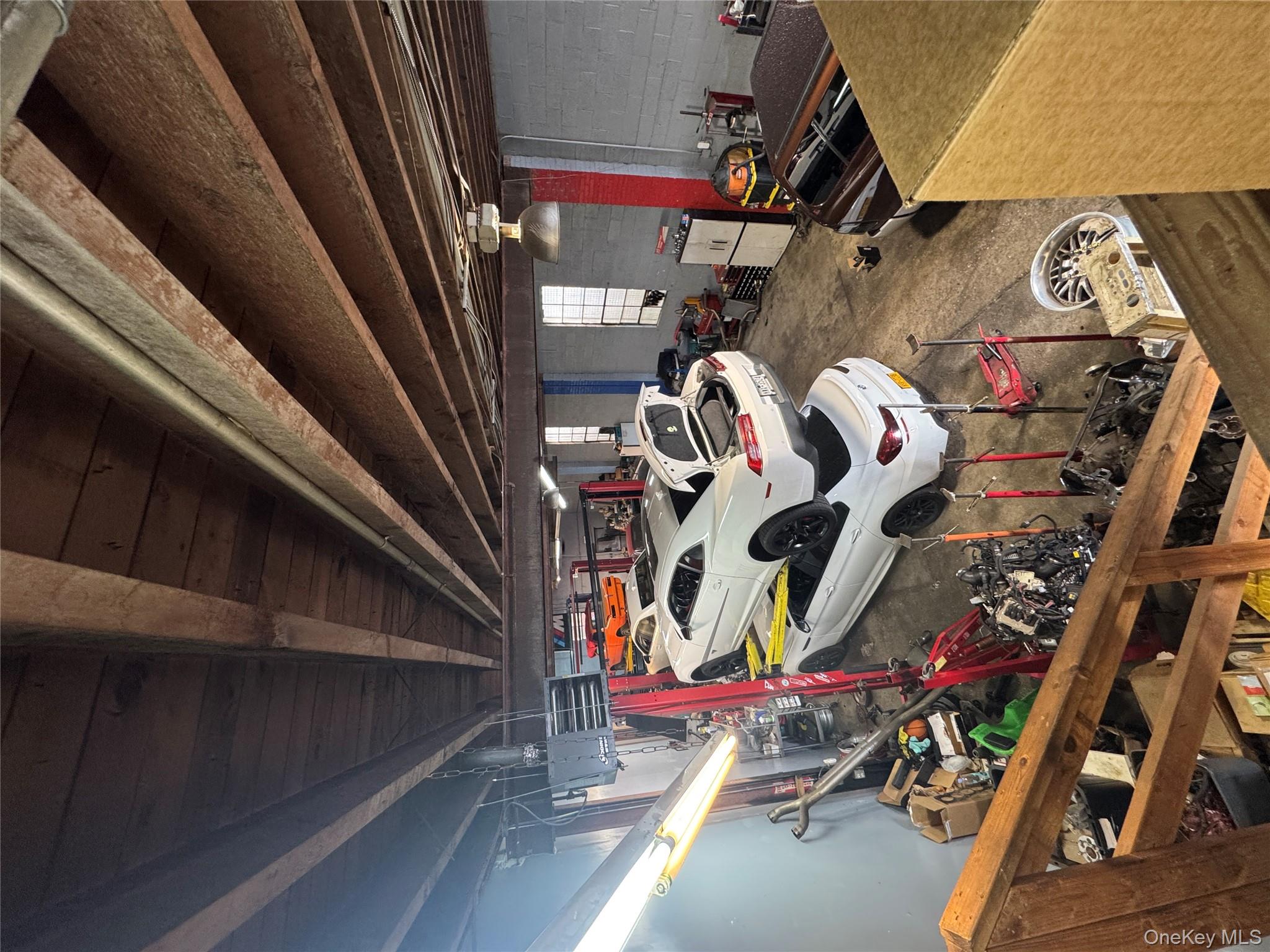 #18 photo, 6 Midland Avenue, Hicksville , NY 11801