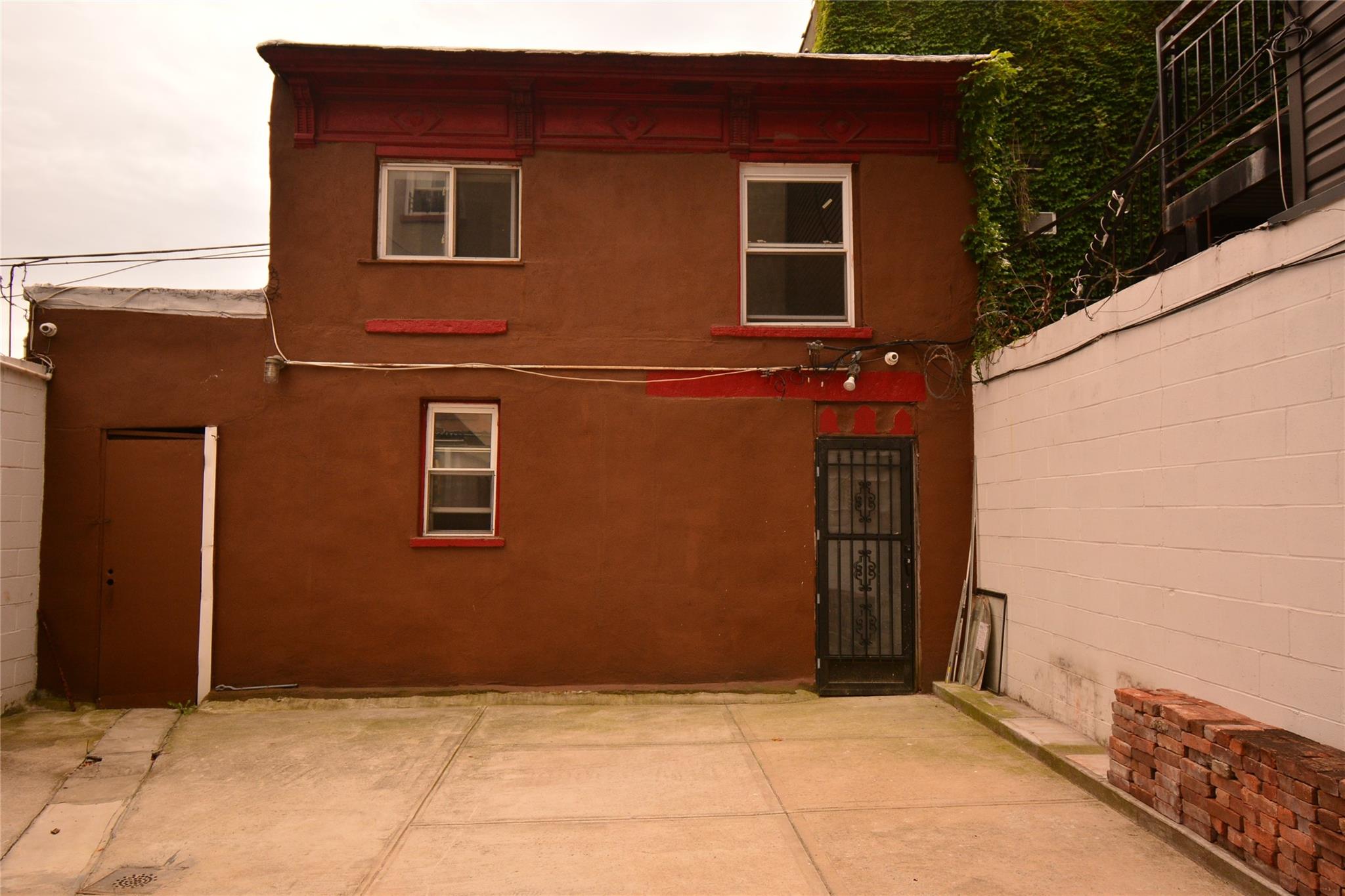 #1 photo, 976 Greene Avenue, 布鲁克林 Brooklyn , NY 11221