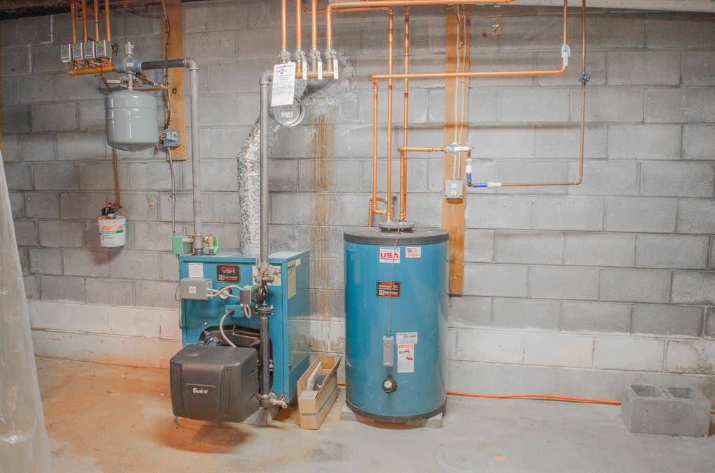 #12 photo, 15 Feller Newmark, Red Hook , NY 12571