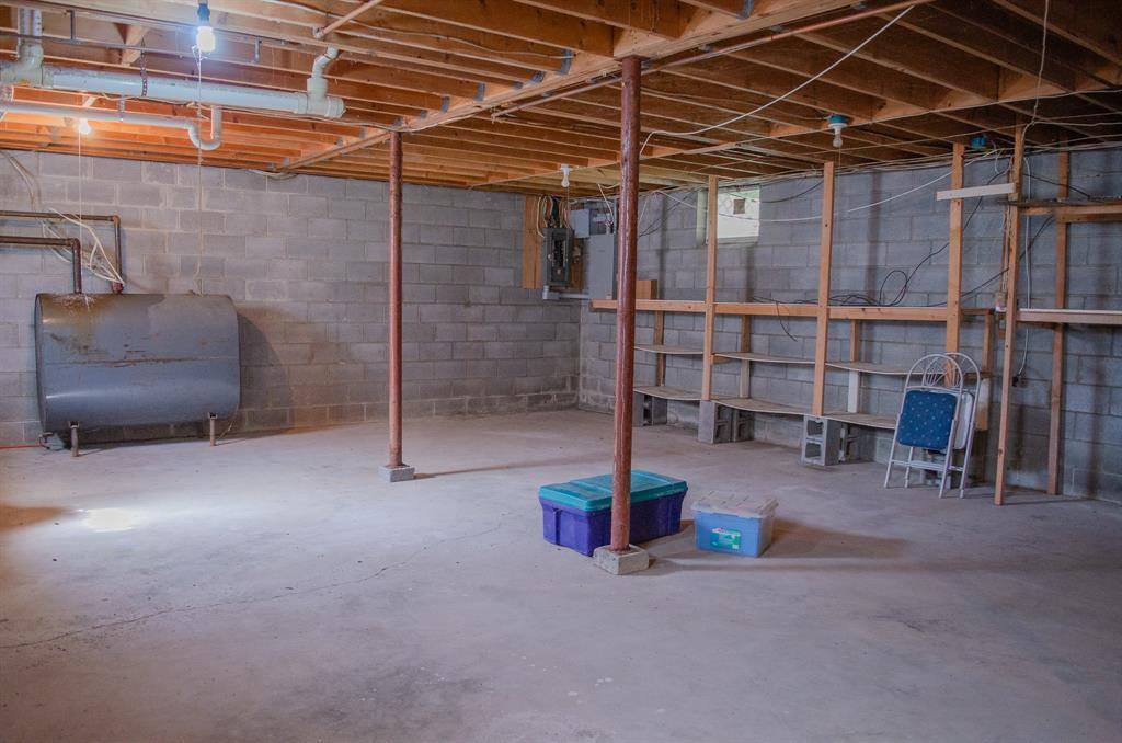 #13 photo, 15 Feller Newmark, Red Hook , NY 12571