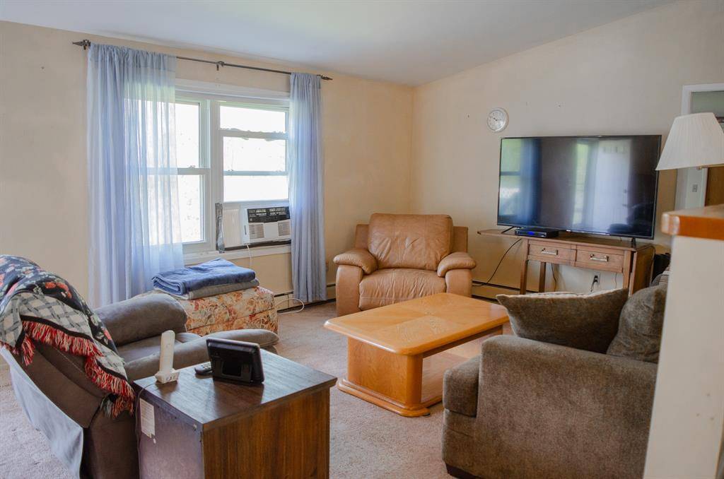 #2 photo, 15 Feller Newmark, Red Hook , NY 12571