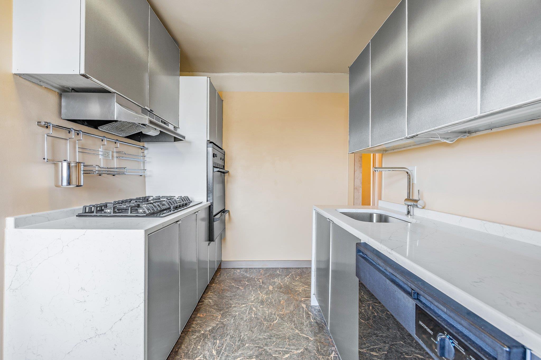 #11 photo, 1020 Grand Concourse, 布朗士 Bronx , NY 10451