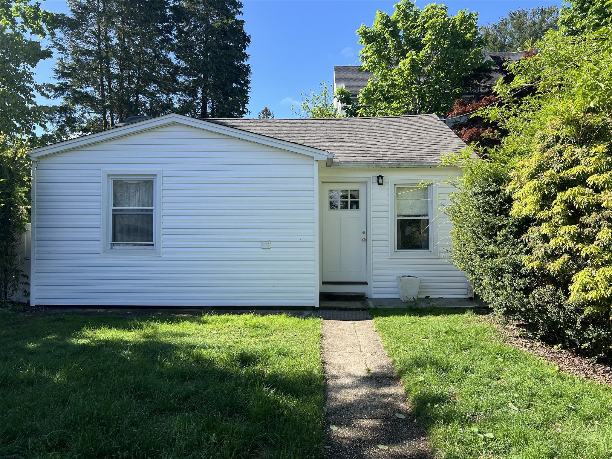 #1 photo, 6 Rusco Street, Huntington , NY 11743