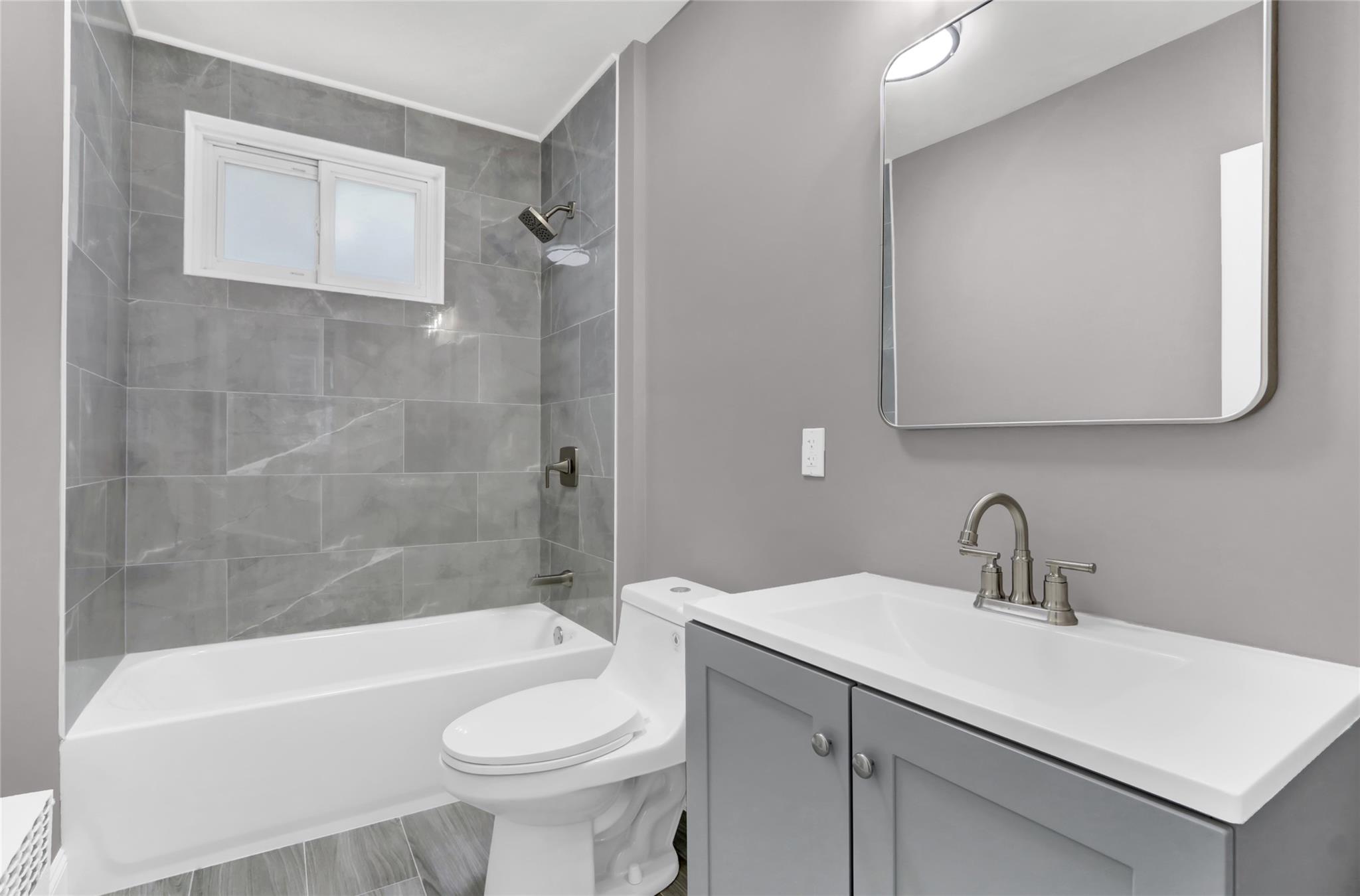 #15 photo, 62-22 80th Road, クイーンズ区 Glendale , NY 11385