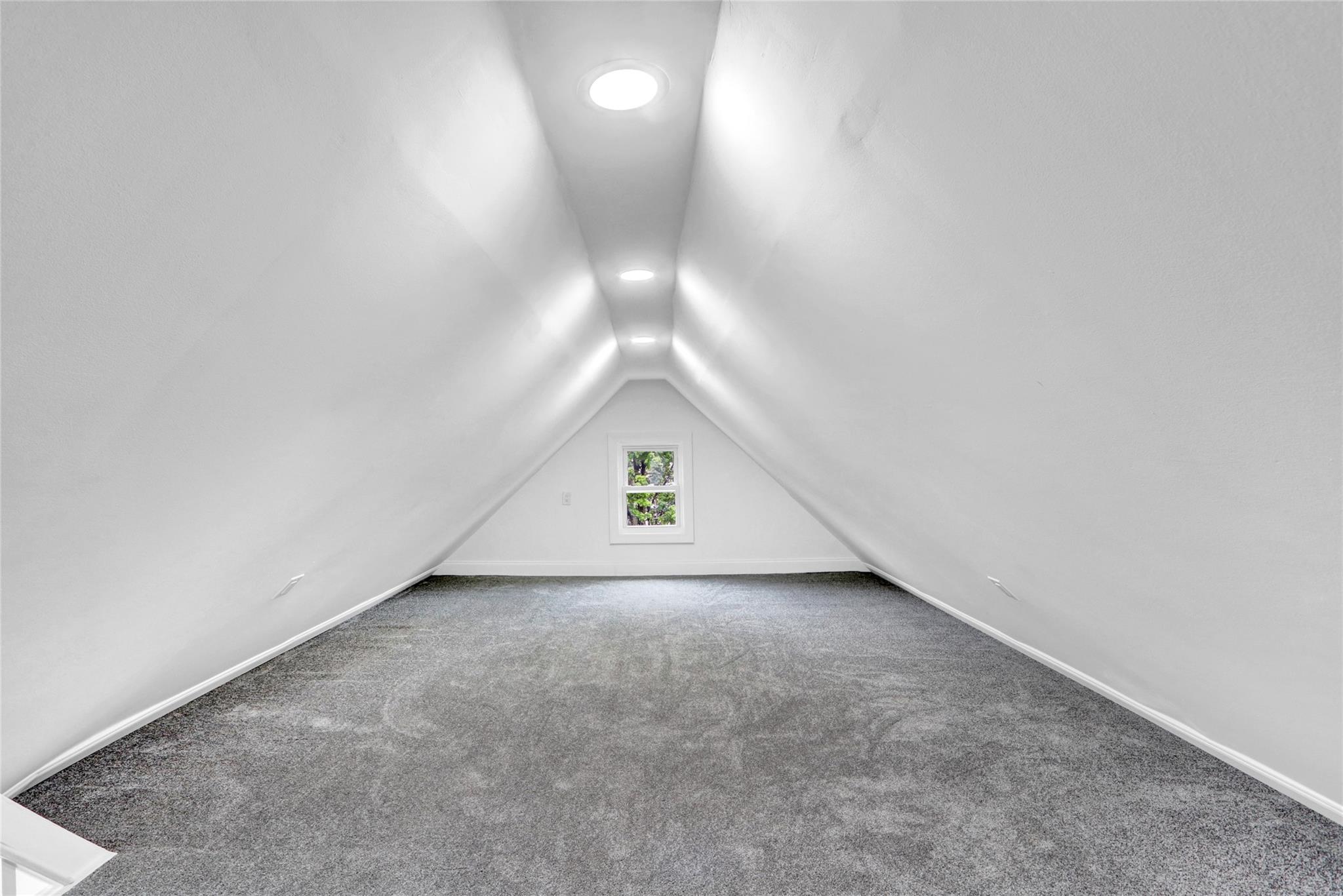 #17 photo, 62-22 80th Road, クイーンズ区 Glendale , NY 11385