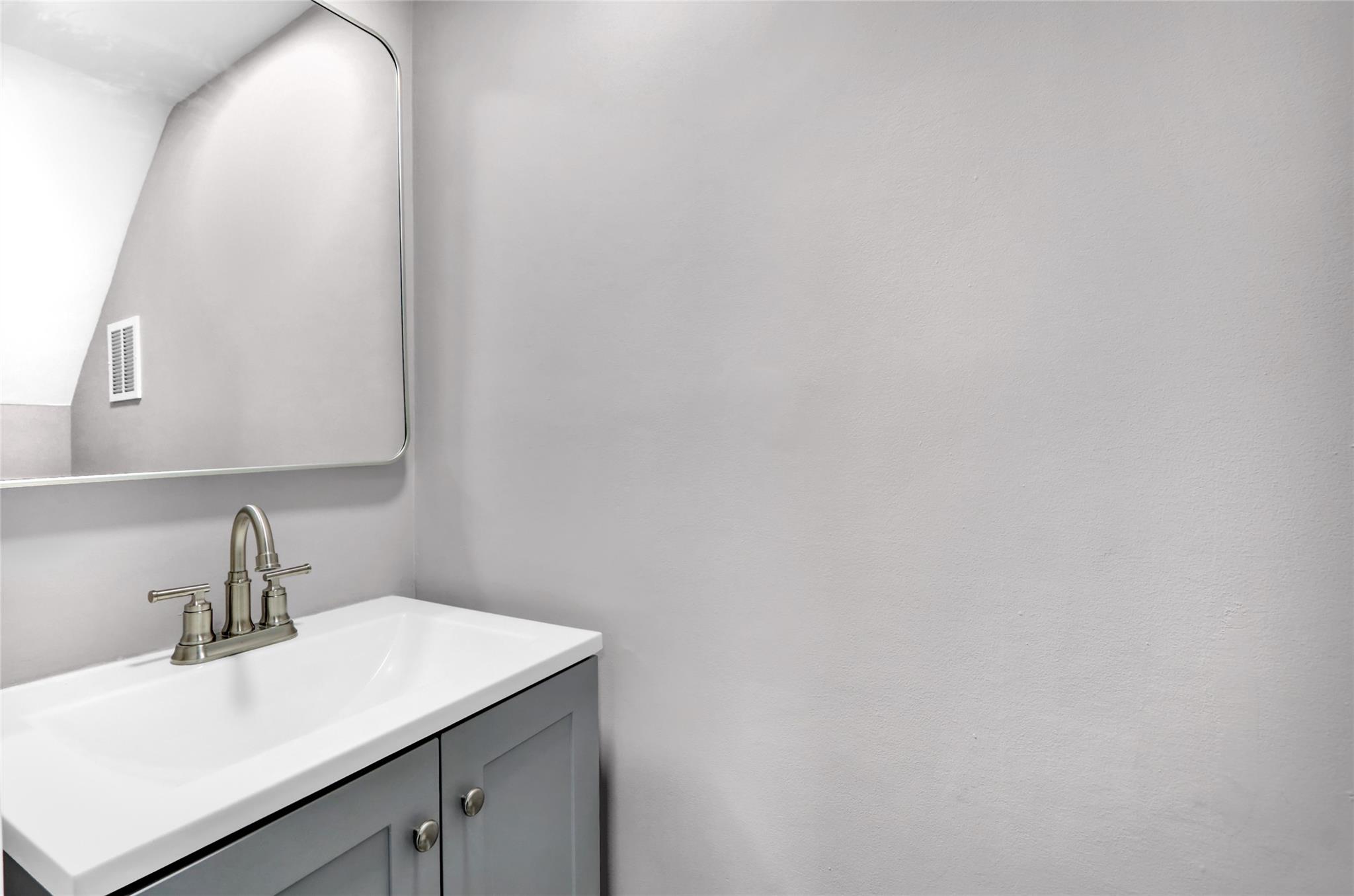 #19 photo, 62-22 80th Road, クイーンズ区 Glendale , NY 11385