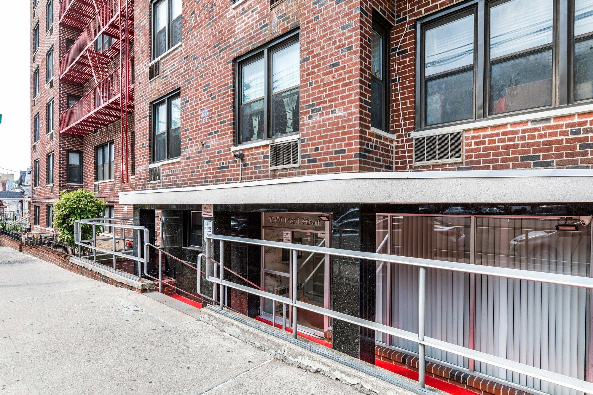 #12 photo, 87-70 173rd Street, クイーンズ区 Jamaica , NY 11432