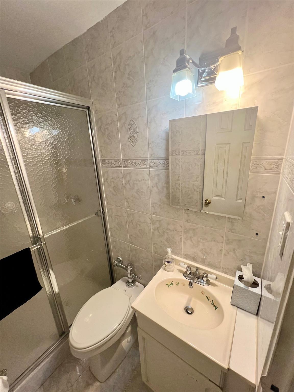 #19 photo, 86-10 151 Avenue, Howard Beach , NY 11414