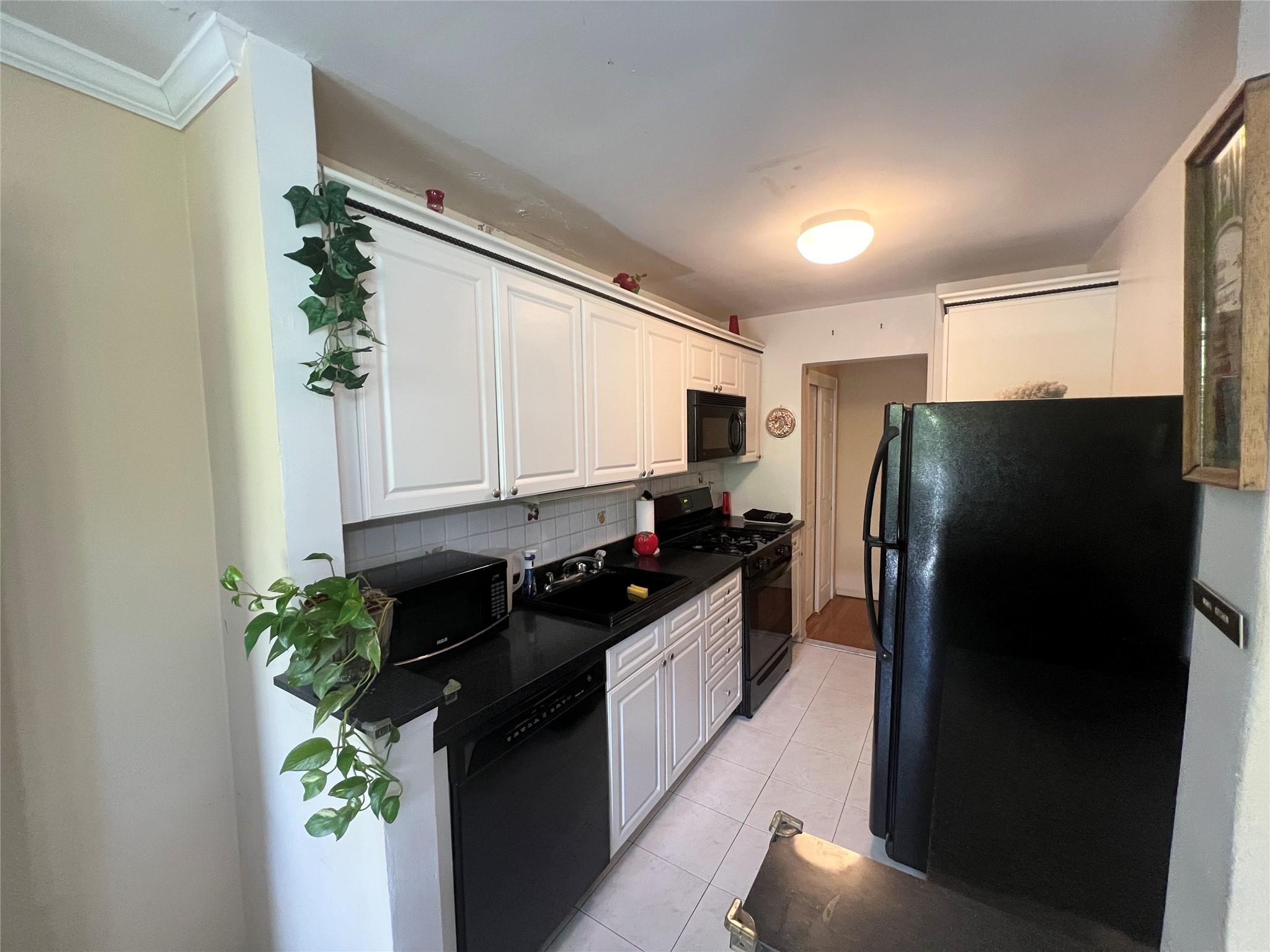 #2 photo, 86-10 151 Avenue, Howard Beach , NY 11414