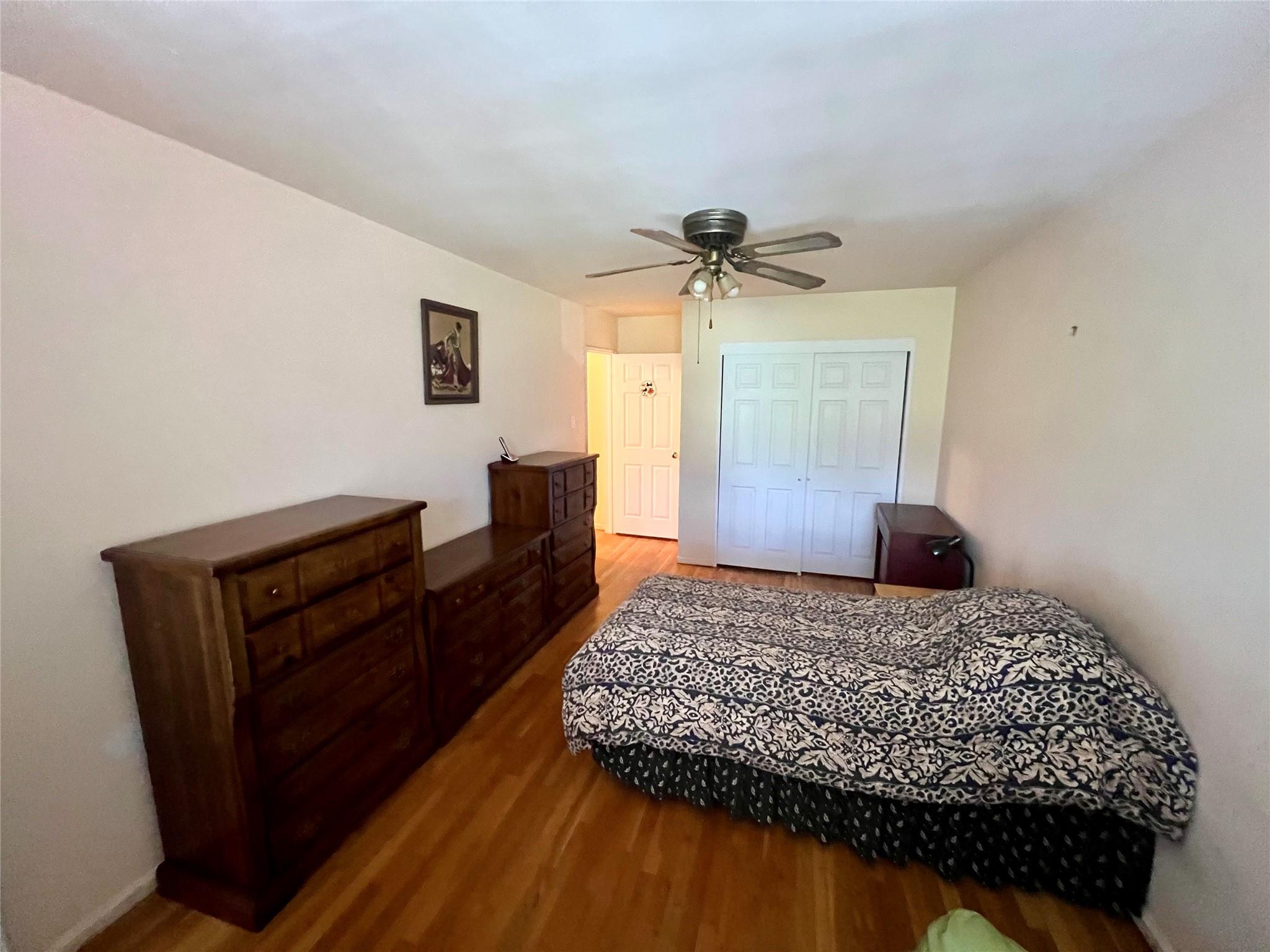 #9 photo, 86-10 151 Avenue, Howard Beach , NY 11414