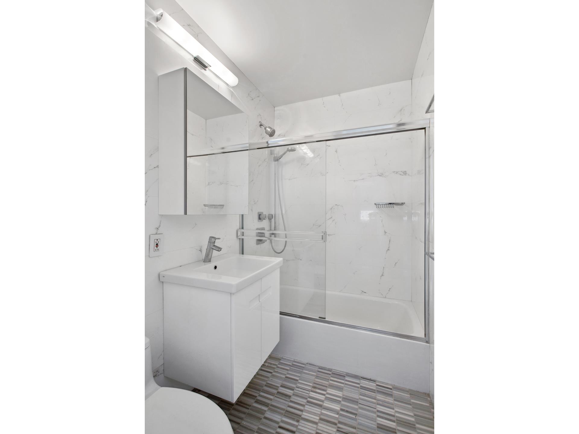 #9 photo, 45 W 67TH Street, マンハッタン Lincoln Square , NY 10023