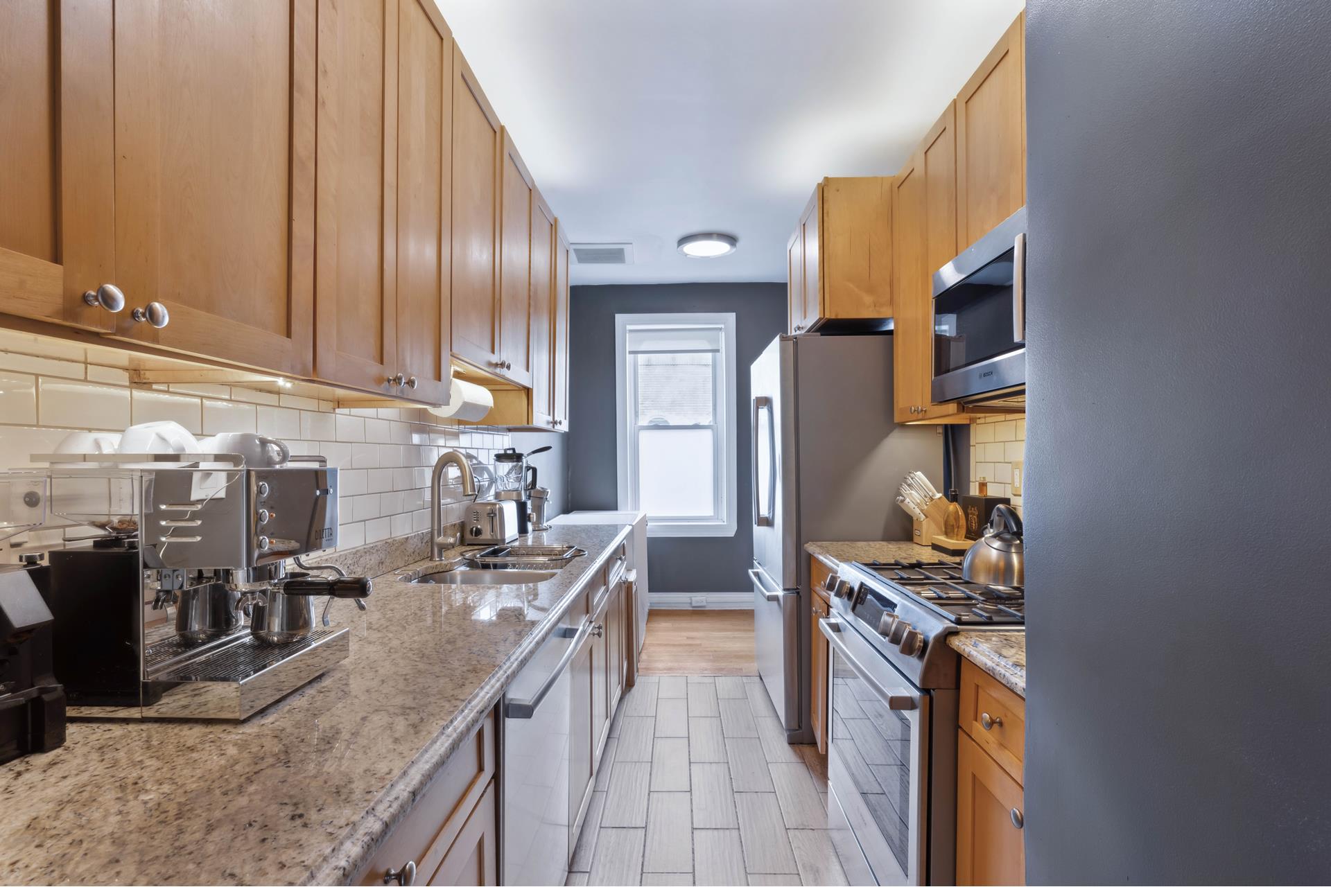 #4 photo, 811 WALTON Avenue, ブロンクス区 Concourse , NY 10451