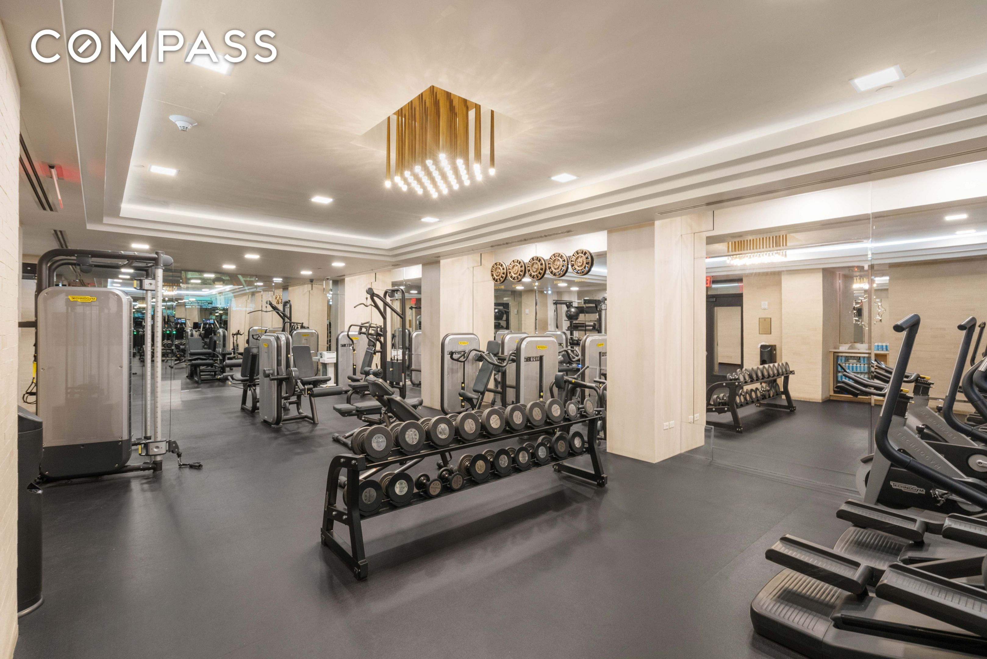 #14 photo, 1 Central Park S, マンハッタン Central Park South , NY 10019