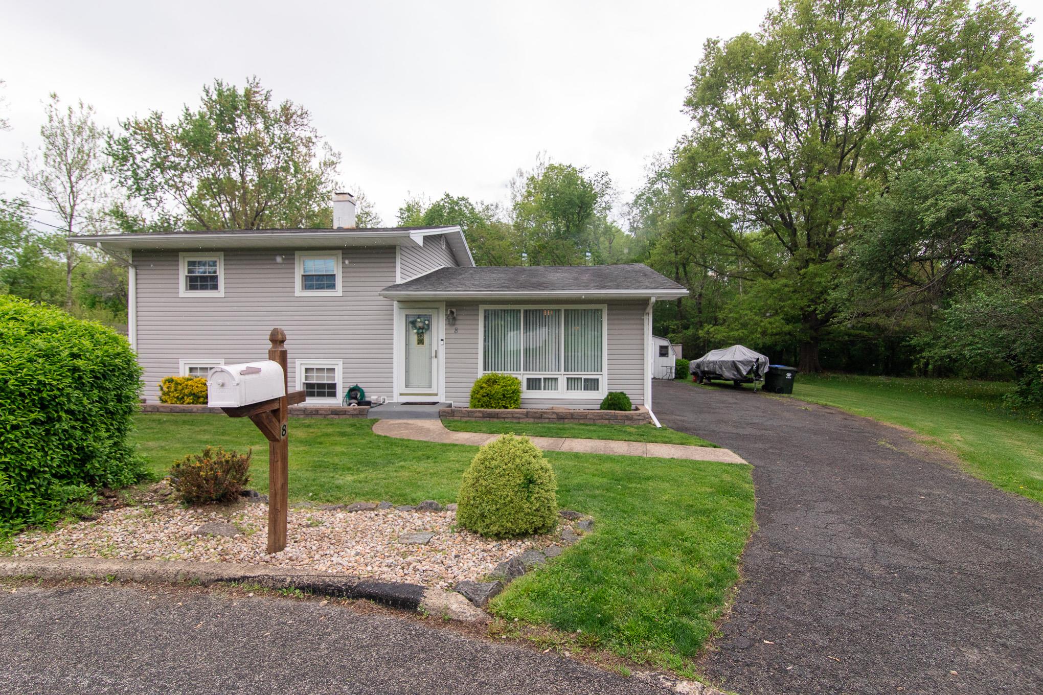#1 photo, 8 Crestwood Court, 紐約州 Newburgh , NY 12550