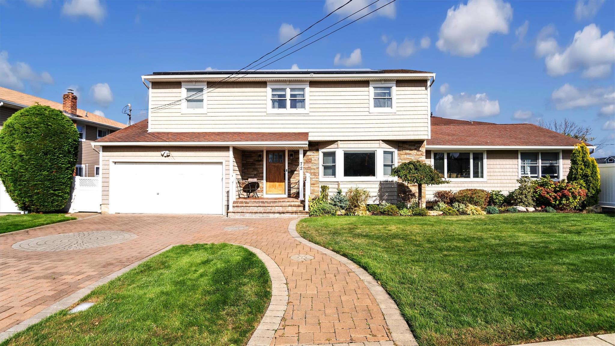 #1 photo, 72 Tidewater Avenue, Massapequa , NY 11758