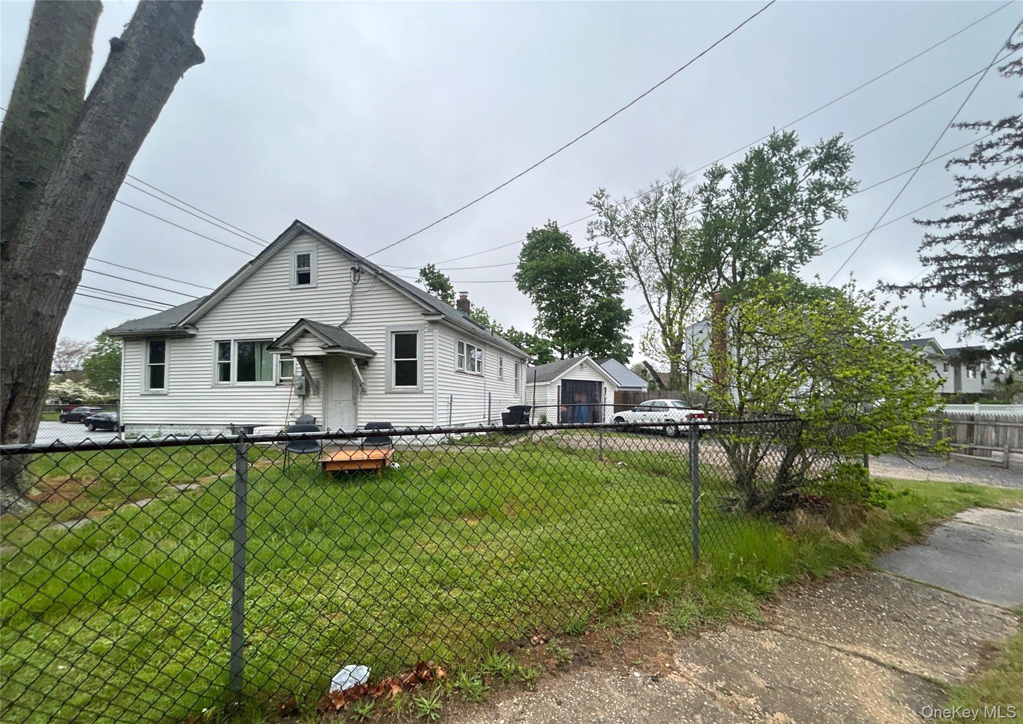 #2 photo, 583 Straight Path, サフォーク郡 West Babylon , NY 11704