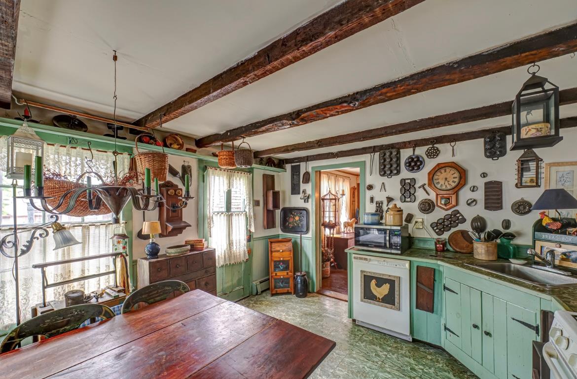 #11 photo, 110 E Broadway, سوفولك Port Jefferson , NY 11777