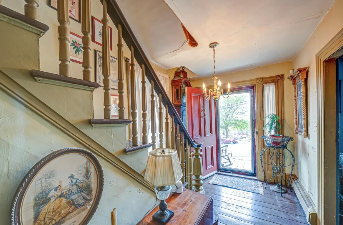 #14 photo, 110 E Broadway, سوفولك Port Jefferson , NY 11777