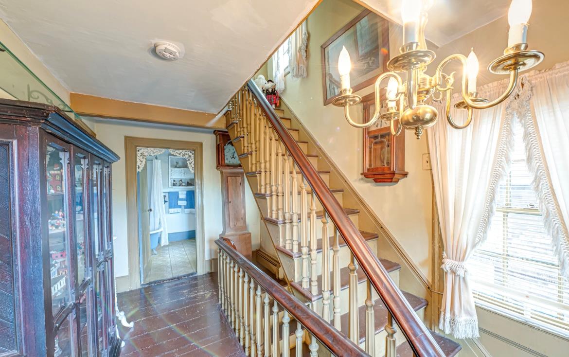 #18 photo, 110 E Broadway, سوفولك Port Jefferson , NY 11777