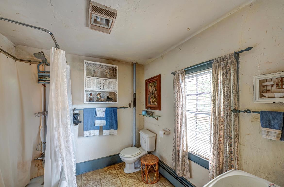 #19 photo, 110 E Broadway, سوفولك Port Jefferson , NY 11777