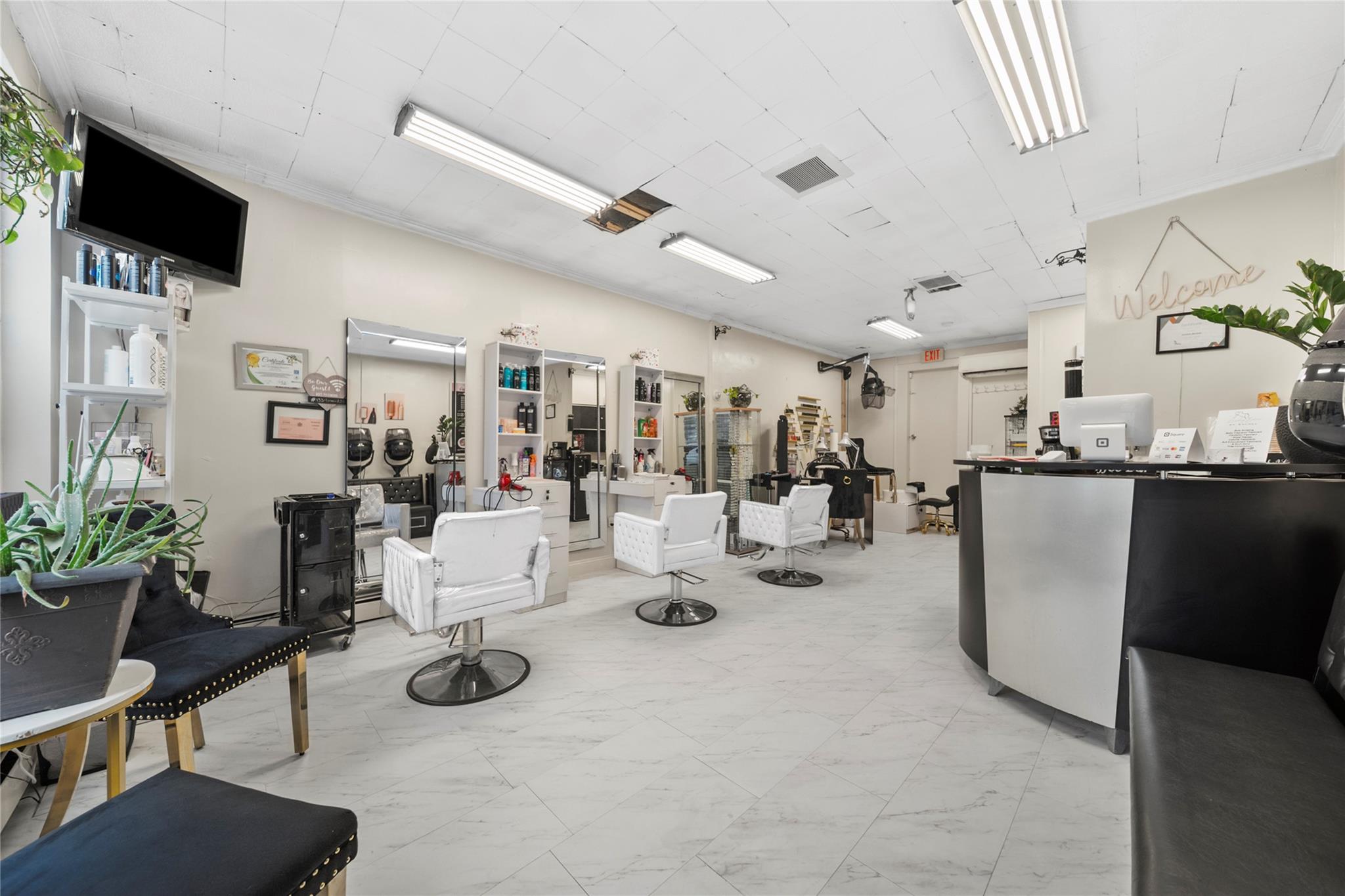 #4 photo, 1548 Union Blvd, サフォーク郡 Bay Shore , NY 11706