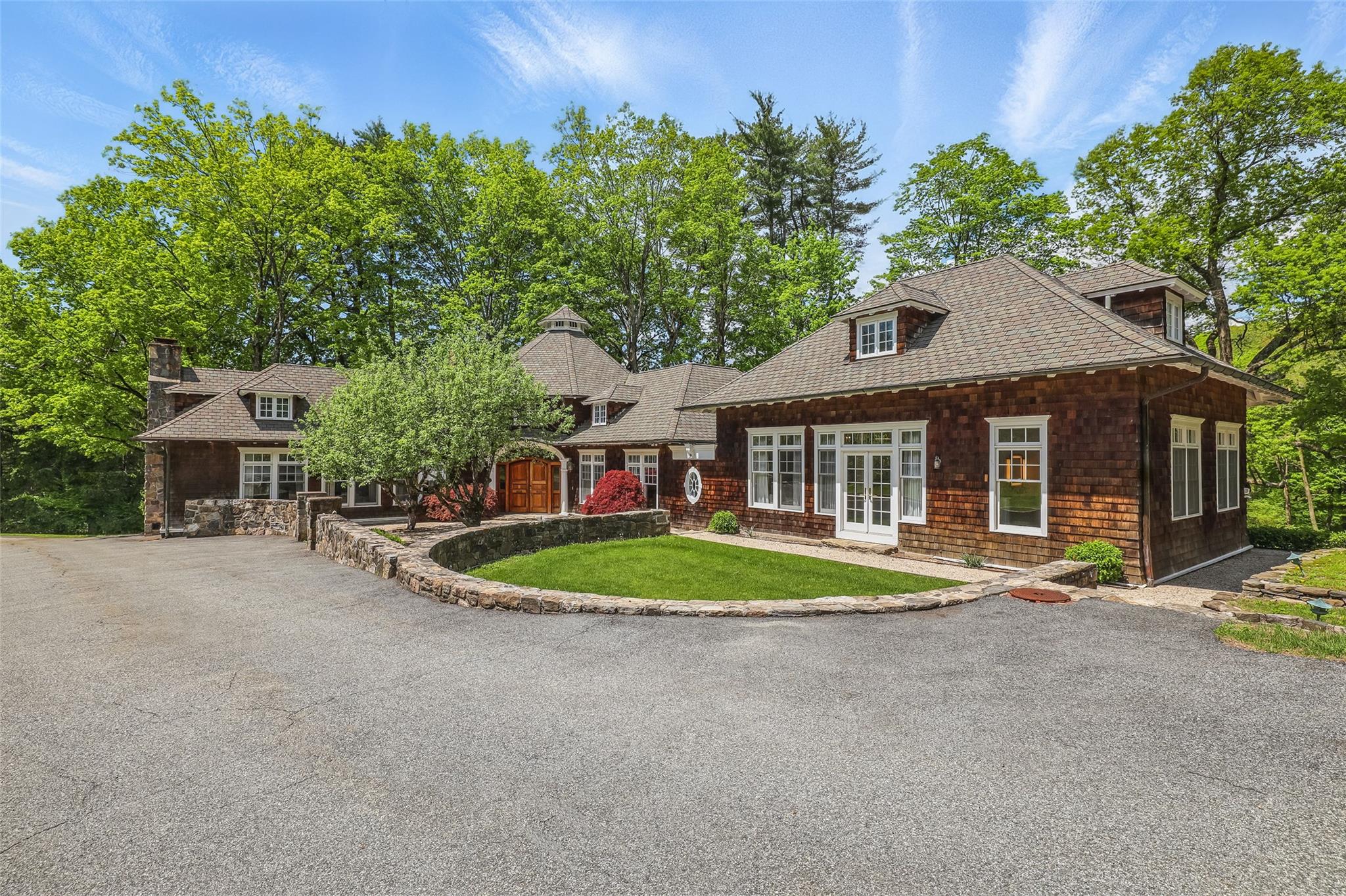 #1 photo, 224 Chestnut Ridge Road, Bedford Corners , NY 10549