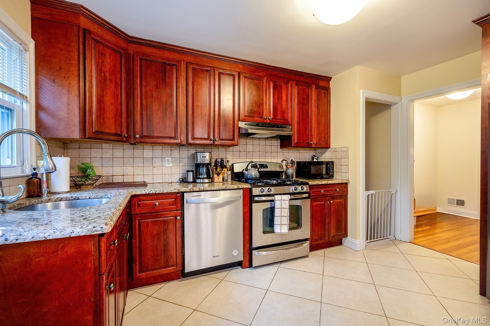 #7 photo, 11 Latonia Road, Rye Brook , NY 10573