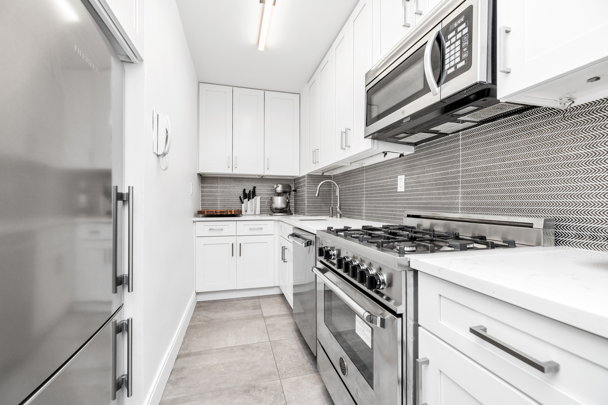 #4 photo, 77 W 55TH Street, マンハッタン Midtown , NY 10019