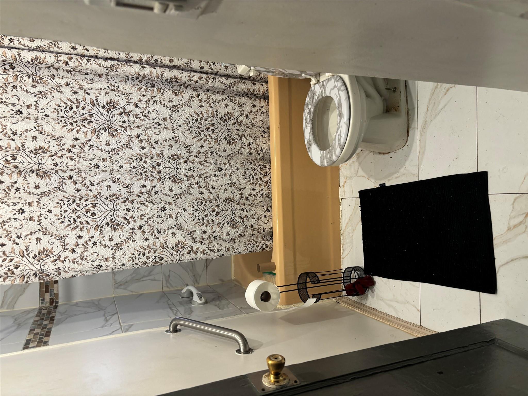 #3 photo, 117-30 220 Street, クイーンズ区 Cambria Heights , NY 11411